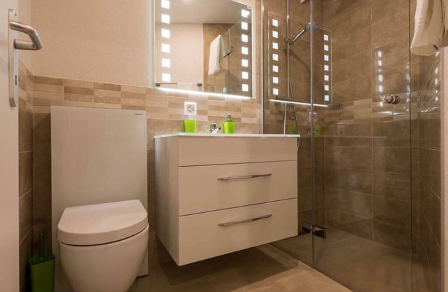 Lovely apartment for 3 guests with WIFI, hot tub, TV and balcony