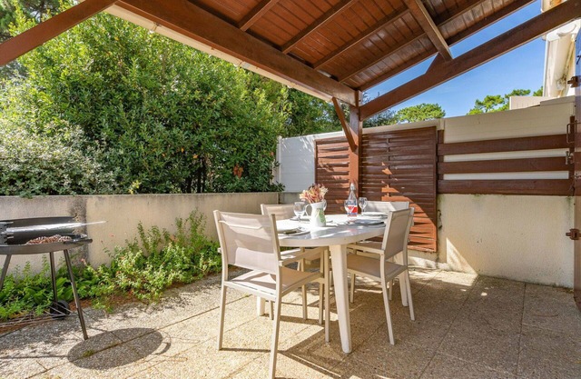 Lovely apartment for 4 guests with WIFI, TV, terrace and pets allowed