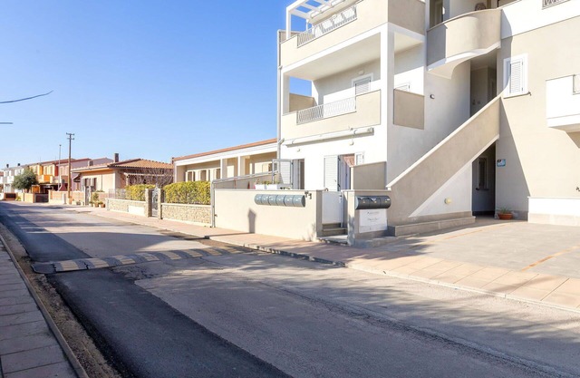 Lovely apartment for 5 guests with A/C, TV, terrace and pets allowed