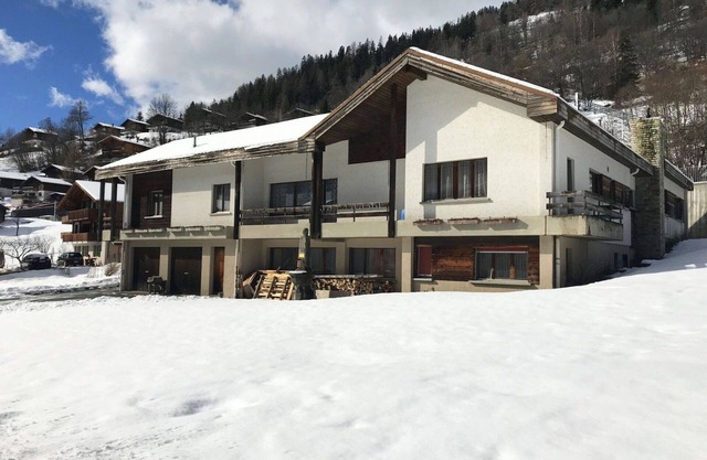 Lovely apartment for 10 people with WIFI, balcony and pets allowed