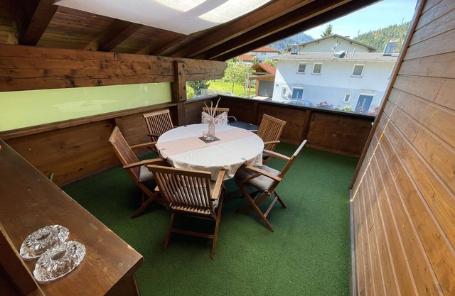 Lovely apartment for 12 guests with WIFI, TV, terrace and pets allowed