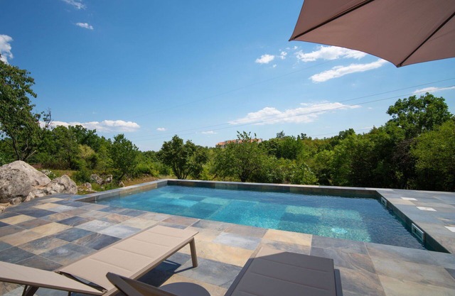 Lovely apartment for 4 guests with WIFI, pool, A/C, TV, terrace and panoramic view