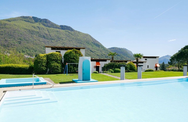 Lovely apartment for 5 guests with WIFI, pool, TV, patio, pets allowed and panoramic view
