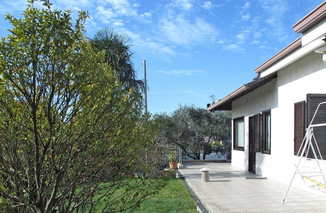 Lovely apartment for 6 guests with WIFI, TV, patio, pets allowed and parking