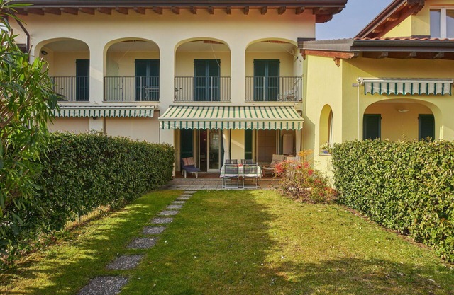 Lovely apartment for 4 people with pool, WIFI, TV and pets allowed