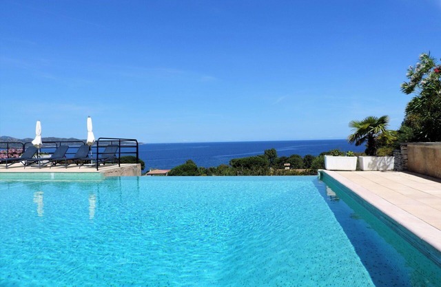 Lovely apartment for 4 people with A/C, WIFI, pool, TV and terrace