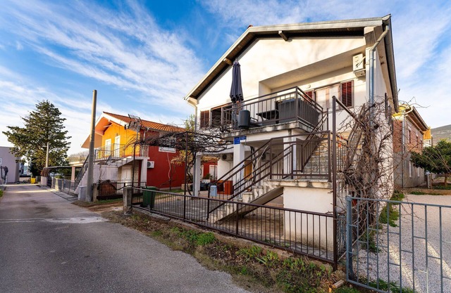 Lovely apartment in Gornji Karin