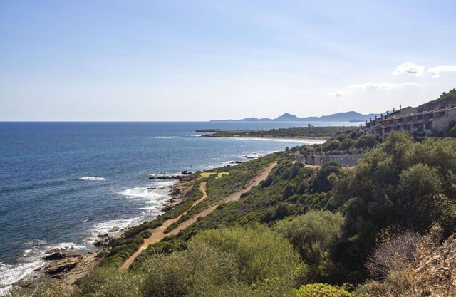 Lovely apartment in villa for 6 guests with A/C and parking