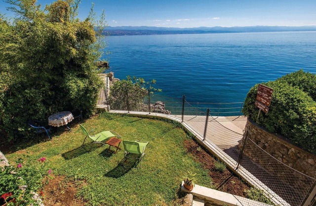 Lovely apartment in Lovran with kitchen