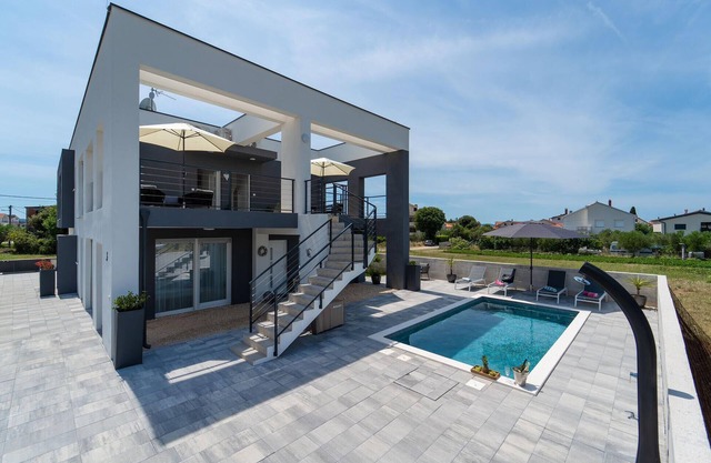 Lovely apartment in Sukosan with WiFi