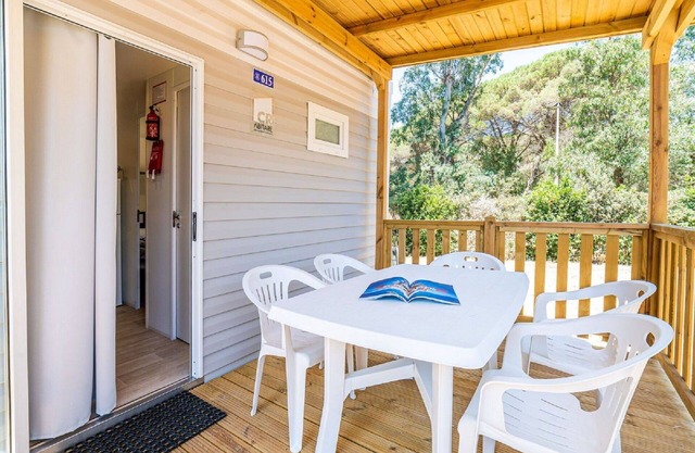 Lovely apartment in villa for 6 guests with pool, A/C, WIFI, TV and terrace