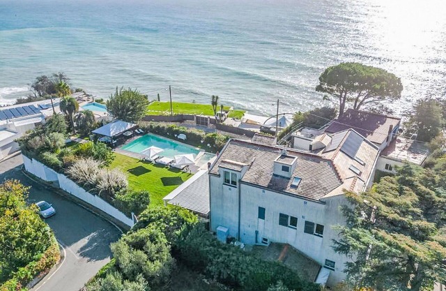 Lovely apartment for 6 guests with pool, WIFI, TV, patio and pets allowed