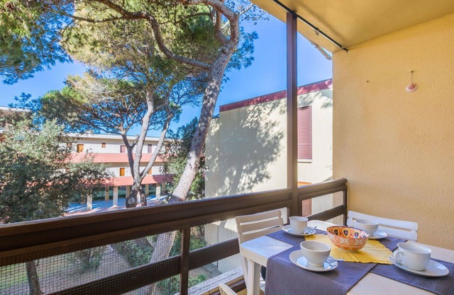 Lovely apartment for 6 people with WIFI, A/C, TV, balcony and parking