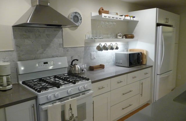 Lovely apt close to Ithaca, waterfalls, and wineries. Includes private patio.