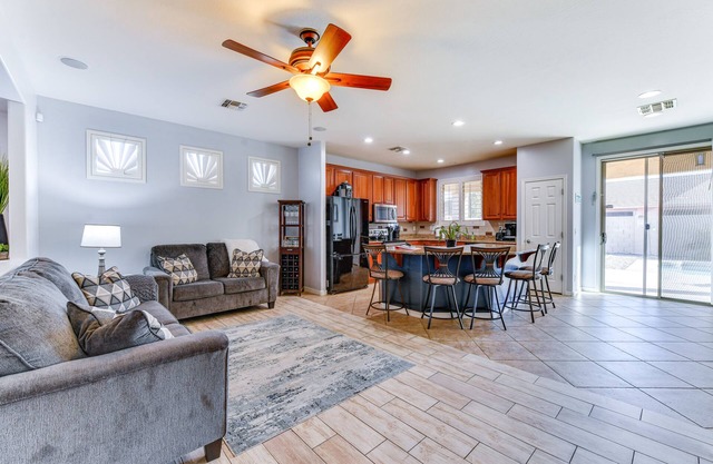 Lovely Casa Grande Home with Private Yard + BBQ