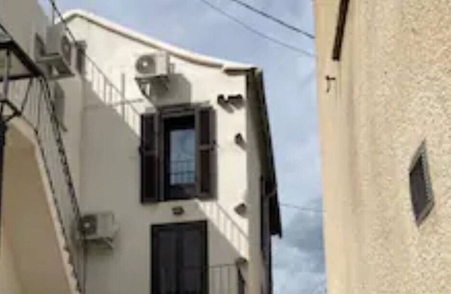 Lovely charming studio between sea and mountain