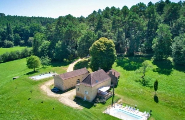 Lovely cottage in the middle of nature with private pool!