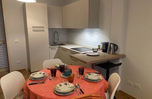 Lovely flat close the wall, private car park and veranda