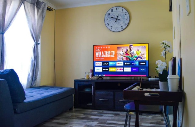 Lovely ground floor two bedroom flat with parking.