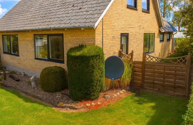 Lovely holiday home with views of fields.