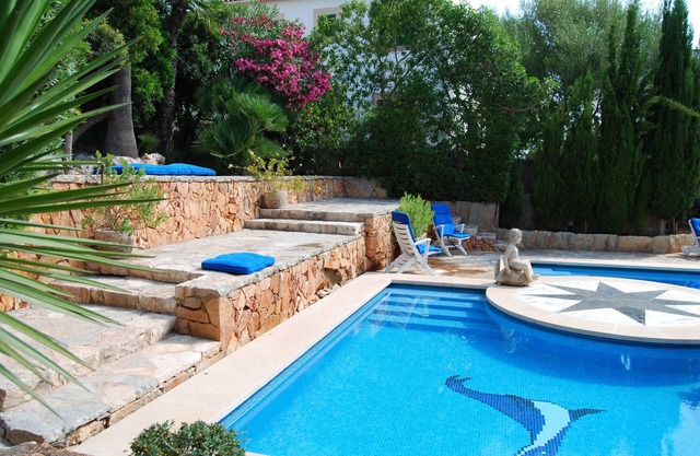 Lovely holiday villa in the unspoilt, scenic coastal port of Portocolom.