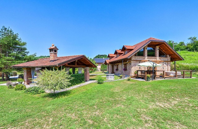 Lovely home in Prosenik Gubasevski