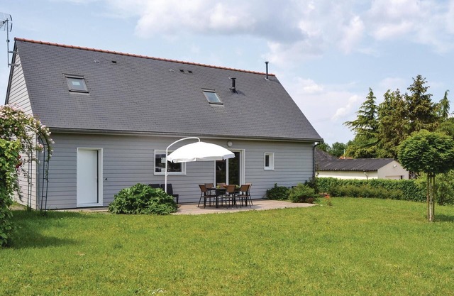 Lovely home in Brain-sur-Alonnes