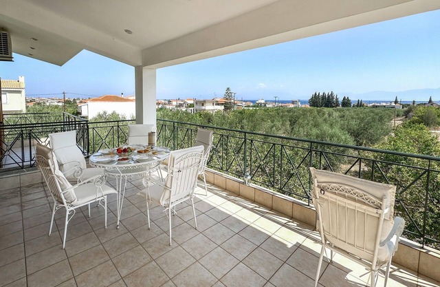 Lovely home in Kamari Xylokastro