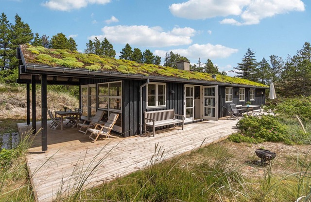 Lovely home in ålbæk with WiFi