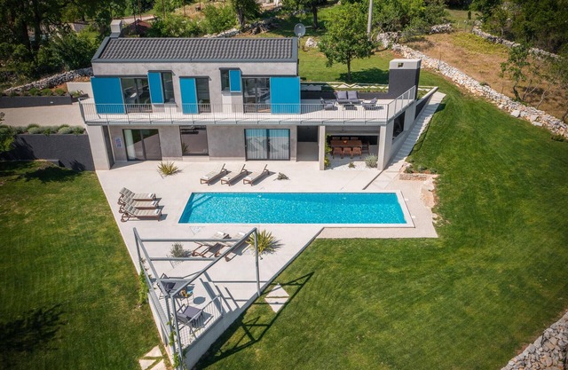 Lovely home in Barban with kitchen