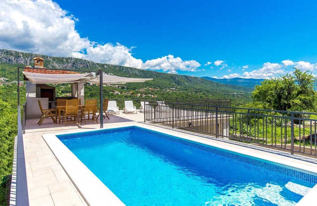 Lovely home in Bribir with WiFi