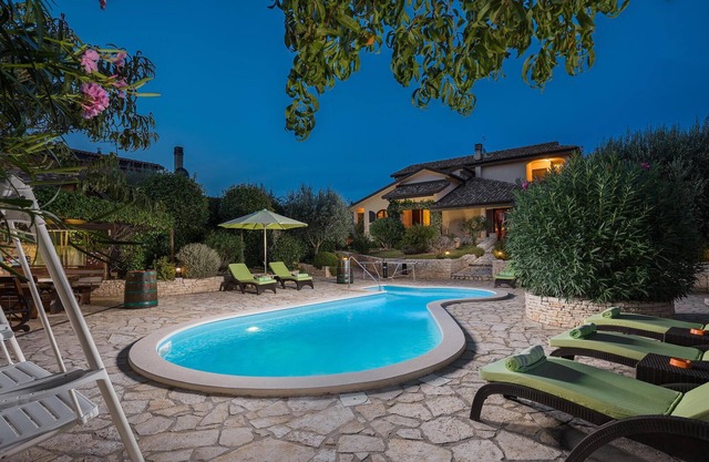 Lovely home in Buje with WiFi