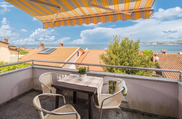 Lovely home in Crveni Vrh with WiFi