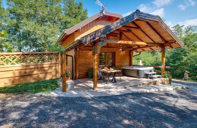 Lovely home in Donja Lomnica with sauna