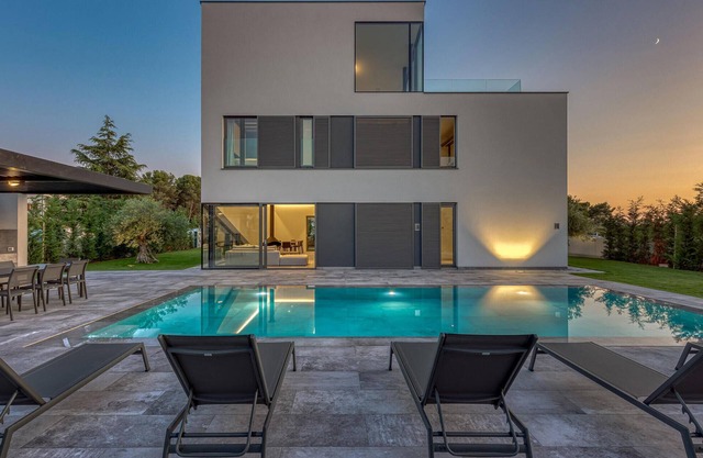 Lovely home in Fazana