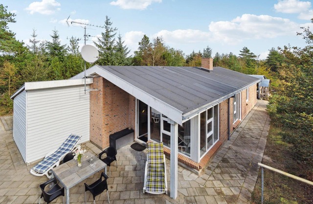Lovely home in Fjerritslev with WiFi