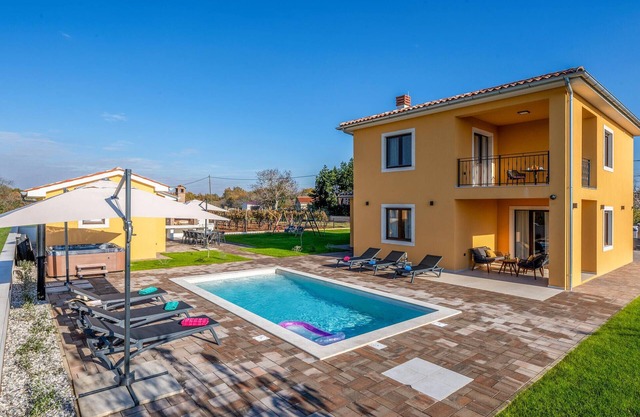 Lovely home in Gajana