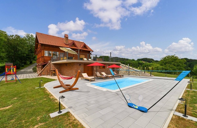 Lovely home in Veliko Trgovisce