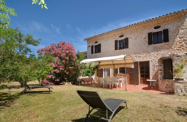 Lovely home in La Garde with kitchen