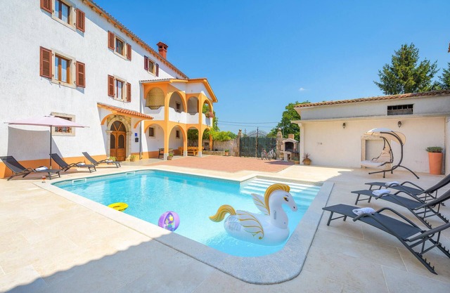 Lovely home in Motovun with sauna