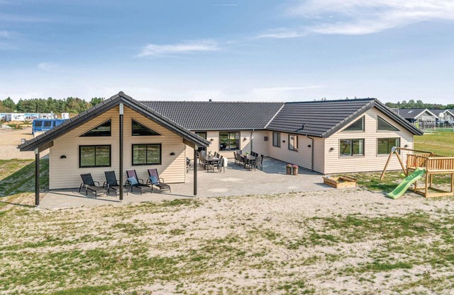 Lovely home in Nørre Nebel with WiFi