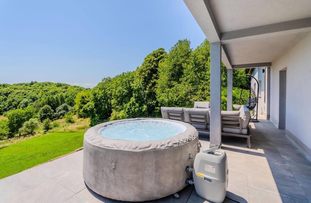 Lovely home in Paljugi with sauna