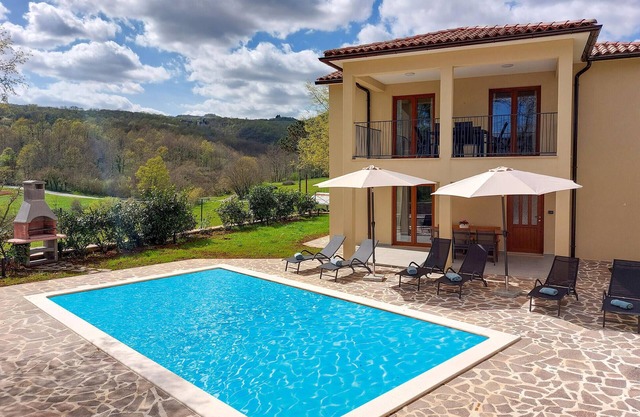 Lovely home in Podpican with WiFi