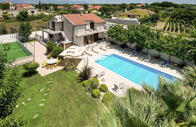 Lovely home in Policnik with sauna