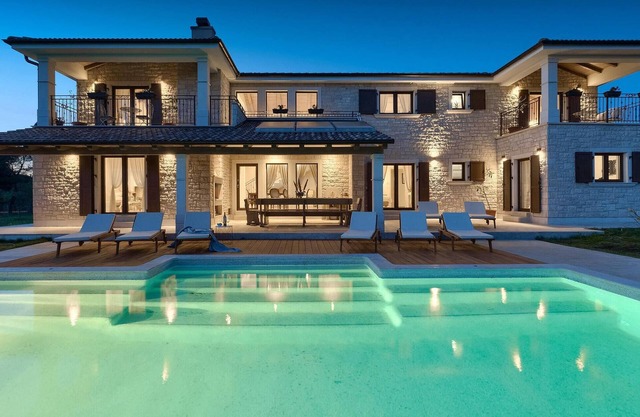 Lovely home in Pula with sauna