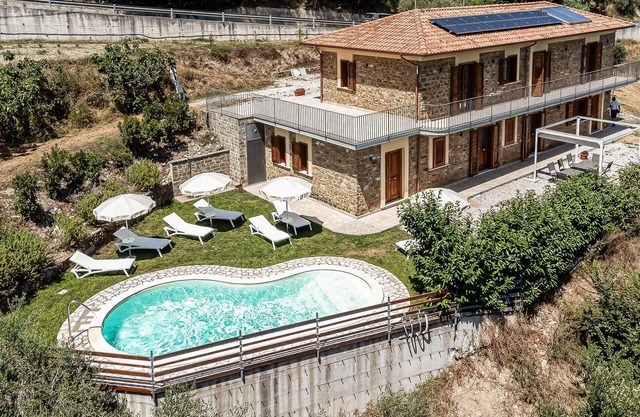 Lovely home in Rutino with kitchen
