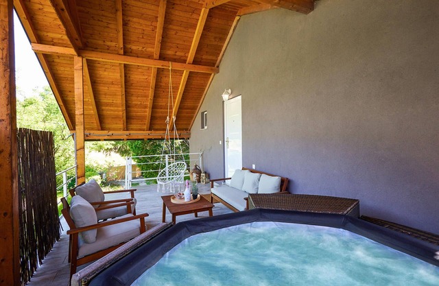 Lovely home in Sisinec