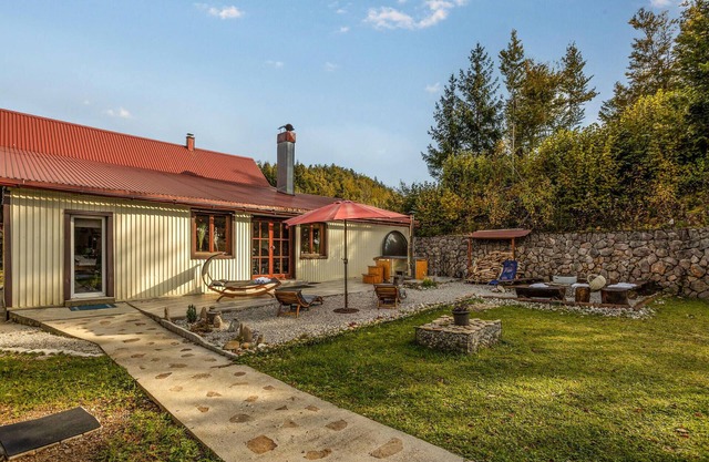 Lovely home in Sunger with Wi-Fi