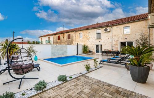 Lovely Home In Vidulini With Kitchen