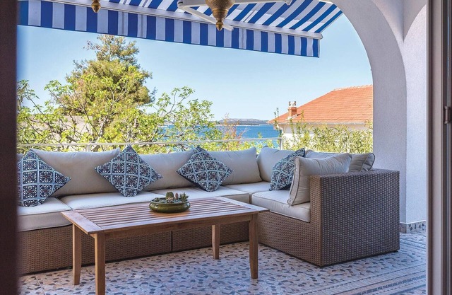 Lovely home in Zaboric with WiFi